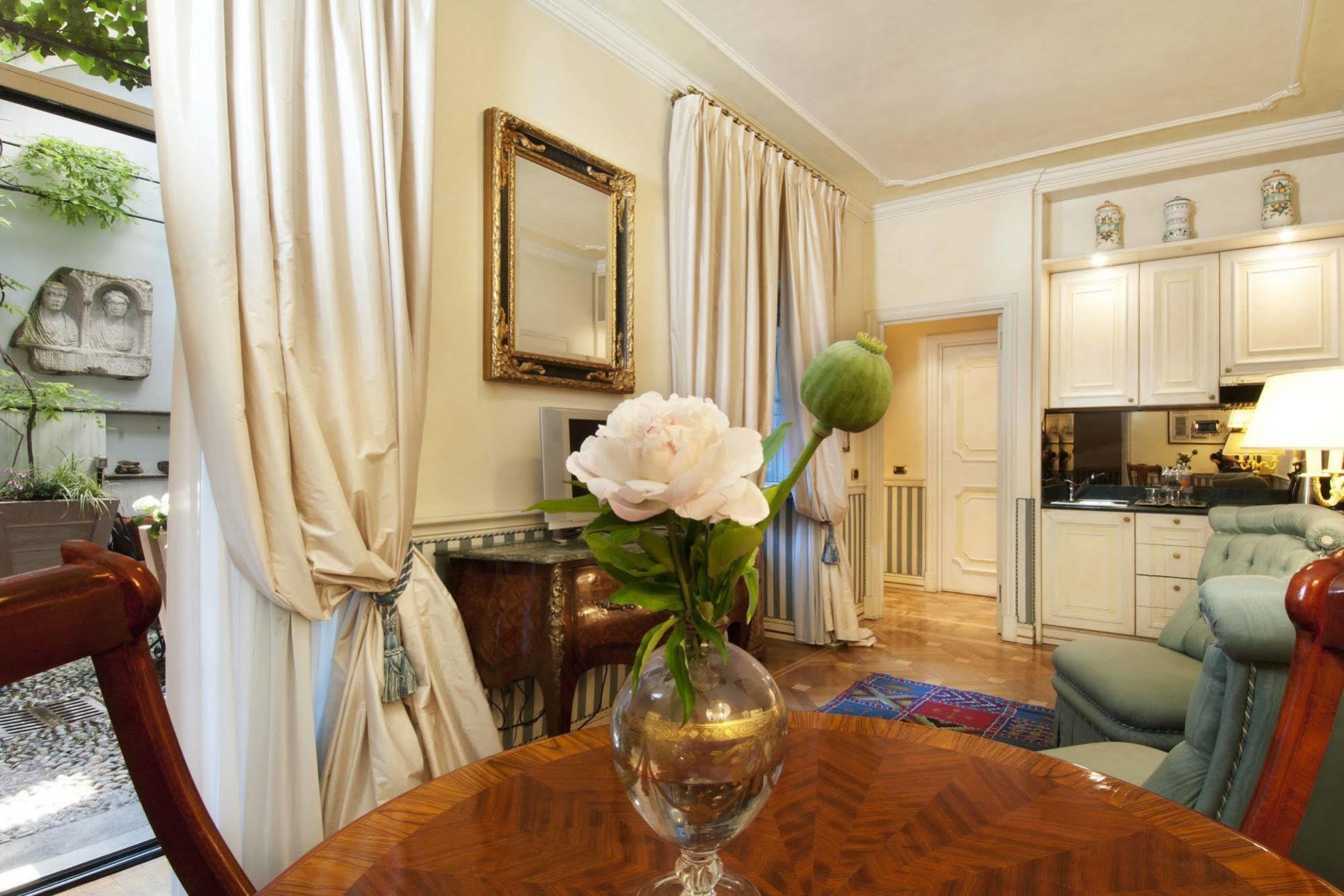 Petit Palais Hotel De Charme Mailand Zimmer foto